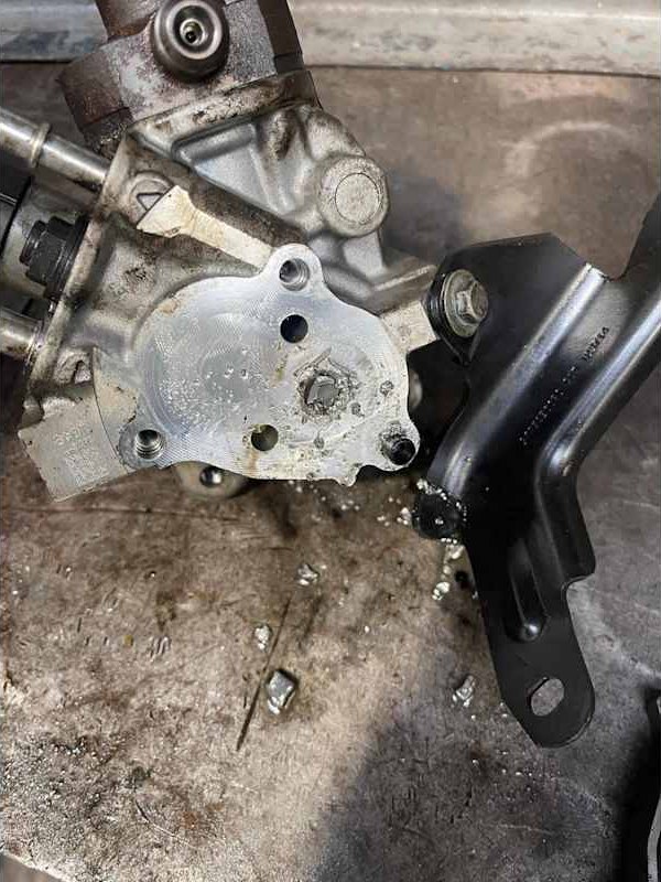 Engine mounting bracket